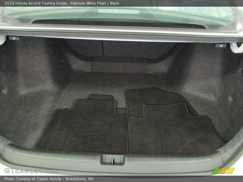 Platinum White Pearl / Black 2019 Honda Accord Touring Sedan