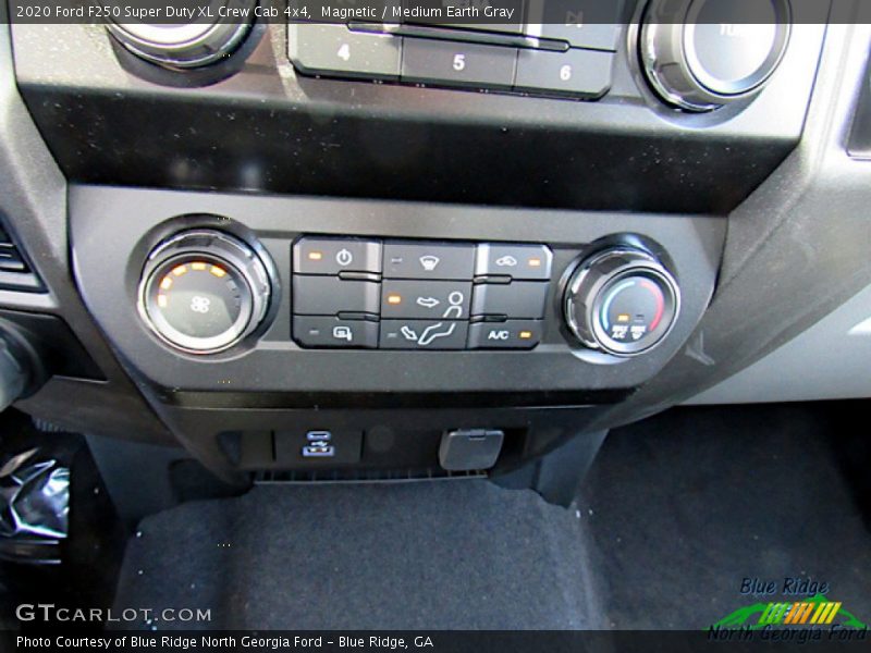 Magnetic / Medium Earth Gray 2020 Ford F250 Super Duty XL Crew Cab 4x4