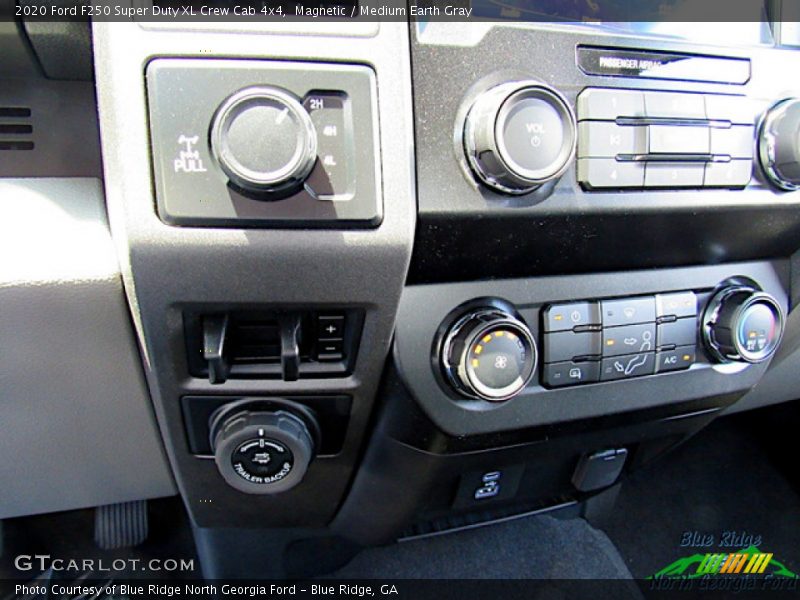 Magnetic / Medium Earth Gray 2020 Ford F250 Super Duty XL Crew Cab 4x4