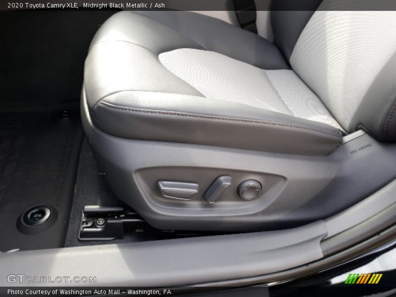 Midnight Black Metallic / Ash 2020 Toyota Camry XLE