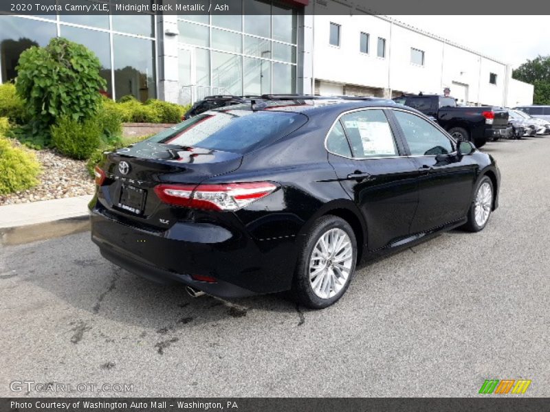 Midnight Black Metallic / Ash 2020 Toyota Camry XLE
