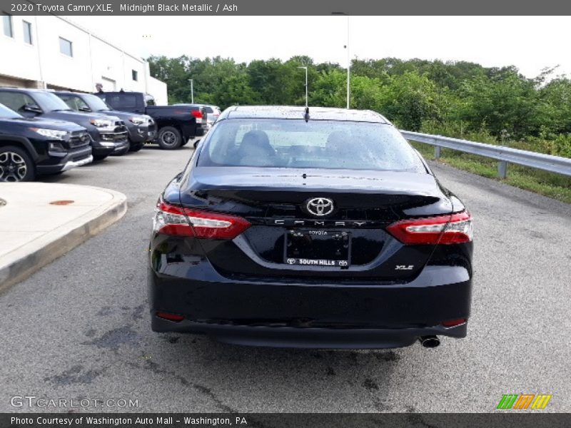 Midnight Black Metallic / Ash 2020 Toyota Camry XLE