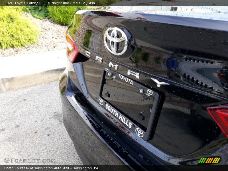 Midnight Black Metallic / Ash 2020 Toyota Camry XLE