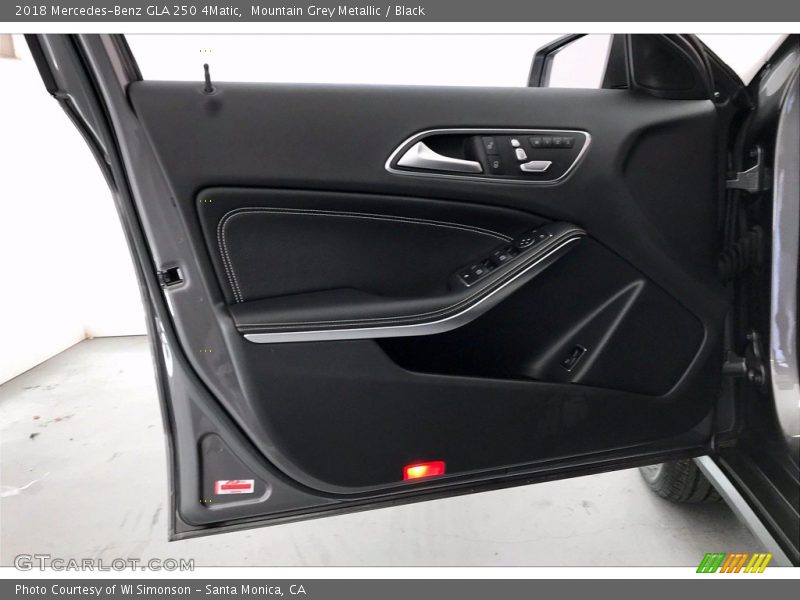 Mountain Grey Metallic / Black 2018 Mercedes-Benz GLA 250 4Matic