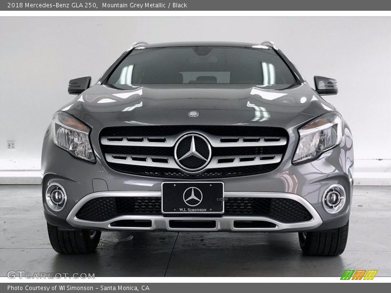 Mountain Grey Metallic / Black 2018 Mercedes-Benz GLA 250