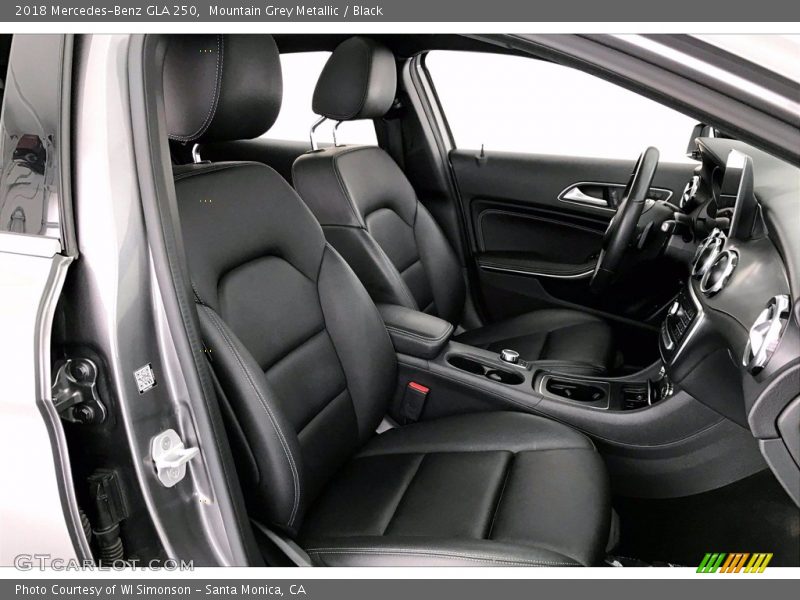 Mountain Grey Metallic / Black 2018 Mercedes-Benz GLA 250