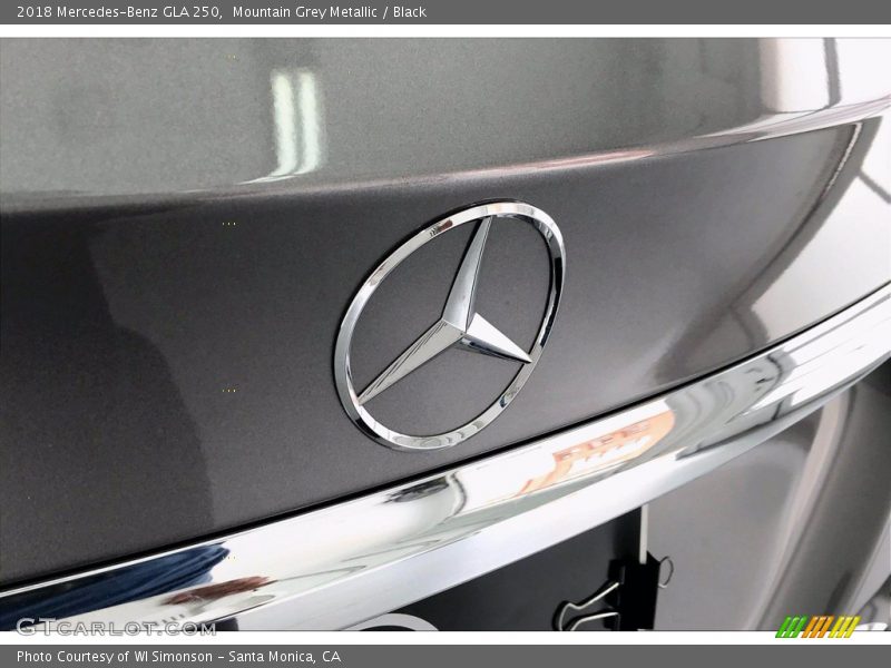 Mountain Grey Metallic / Black 2018 Mercedes-Benz GLA 250
