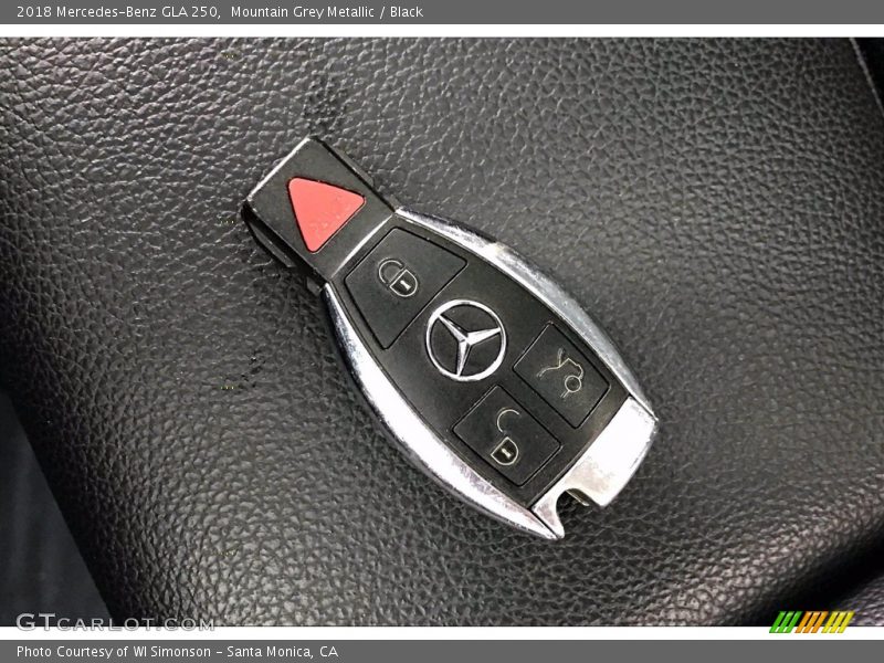 Mountain Grey Metallic / Black 2018 Mercedes-Benz GLA 250