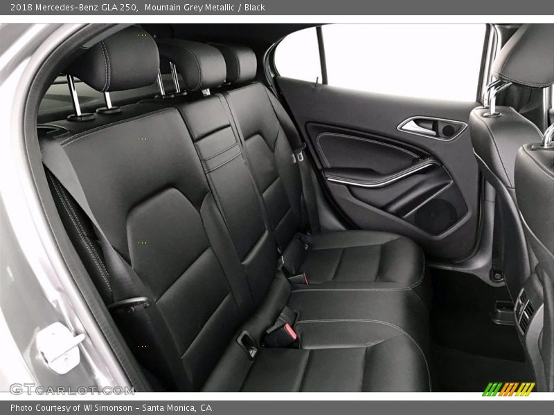 Mountain Grey Metallic / Black 2018 Mercedes-Benz GLA 250