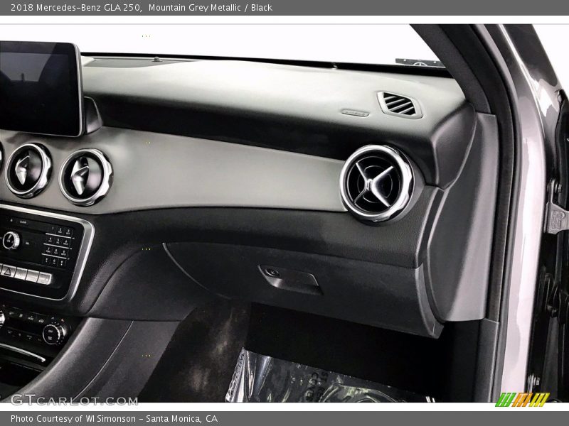Mountain Grey Metallic / Black 2018 Mercedes-Benz GLA 250