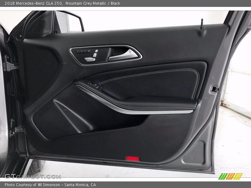 Mountain Grey Metallic / Black 2018 Mercedes-Benz GLA 250