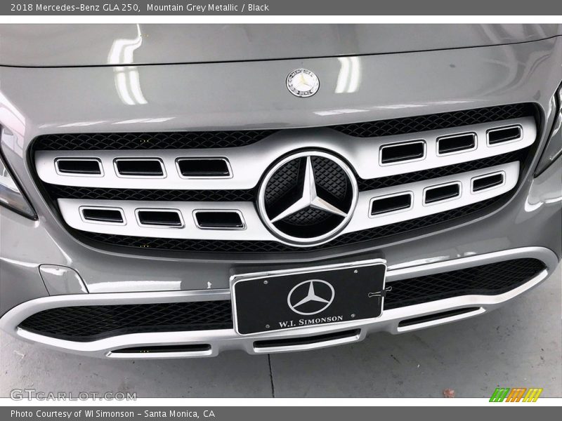 Mountain Grey Metallic / Black 2018 Mercedes-Benz GLA 250