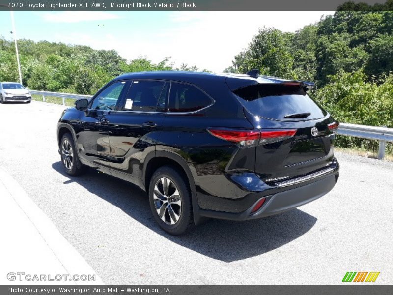 Midnight Black Metallic / Black 2020 Toyota Highlander XLE AWD