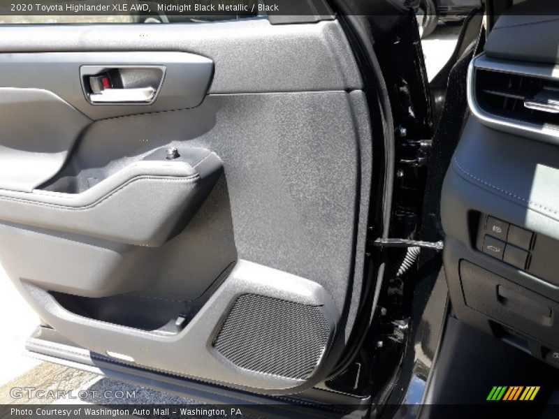 Midnight Black Metallic / Black 2020 Toyota Highlander XLE AWD