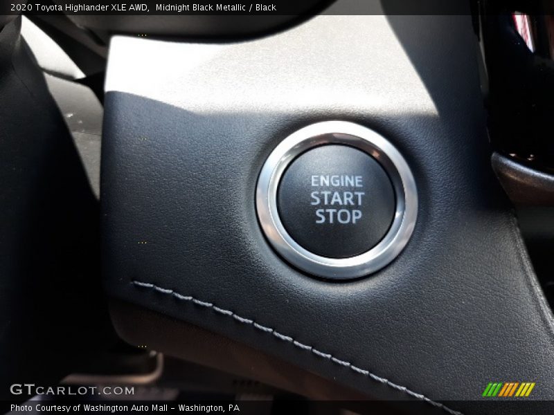 Midnight Black Metallic / Black 2020 Toyota Highlander XLE AWD