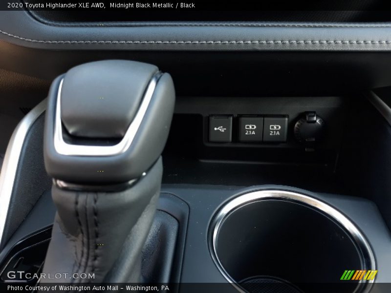 Midnight Black Metallic / Black 2020 Toyota Highlander XLE AWD