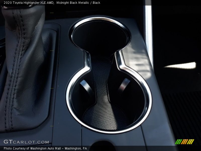 Midnight Black Metallic / Black 2020 Toyota Highlander XLE AWD