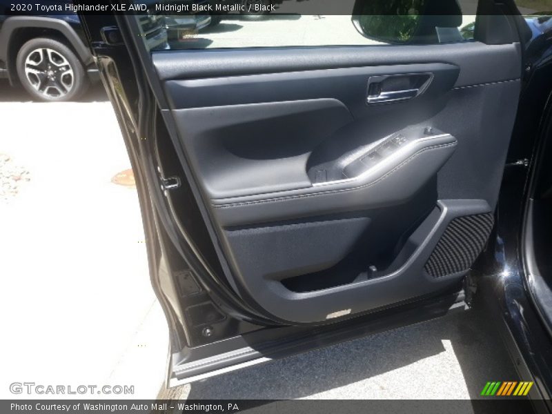 Midnight Black Metallic / Black 2020 Toyota Highlander XLE AWD