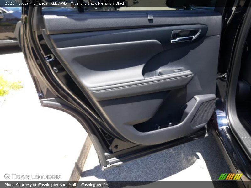 Midnight Black Metallic / Black 2020 Toyota Highlander XLE AWD
