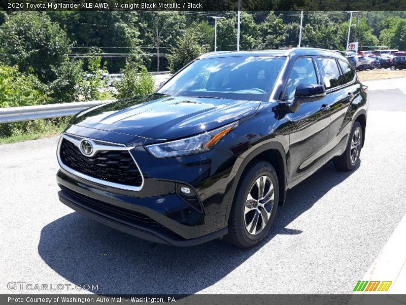 Midnight Black Metallic / Black 2020 Toyota Highlander XLE AWD