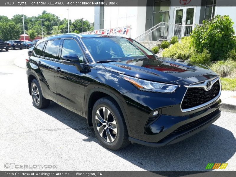 Midnight Black Metallic / Black 2020 Toyota Highlander XLE AWD