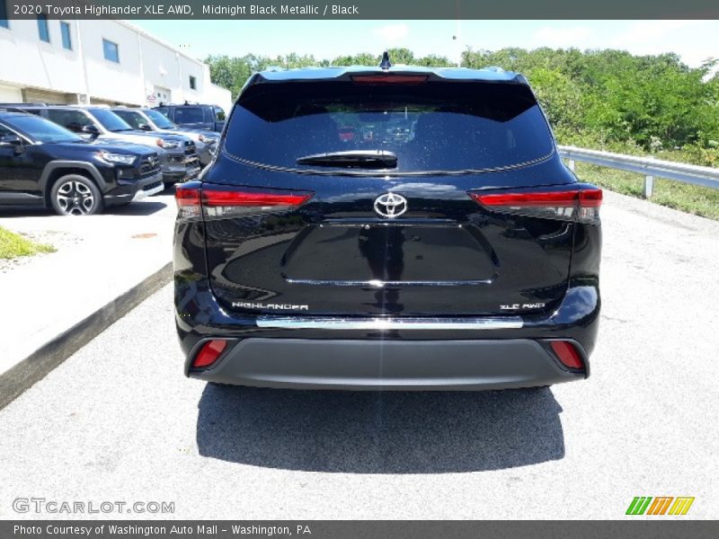 Midnight Black Metallic / Black 2020 Toyota Highlander XLE AWD