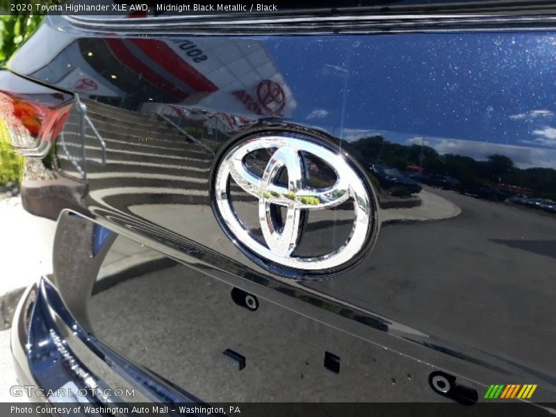 Midnight Black Metallic / Black 2020 Toyota Highlander XLE AWD