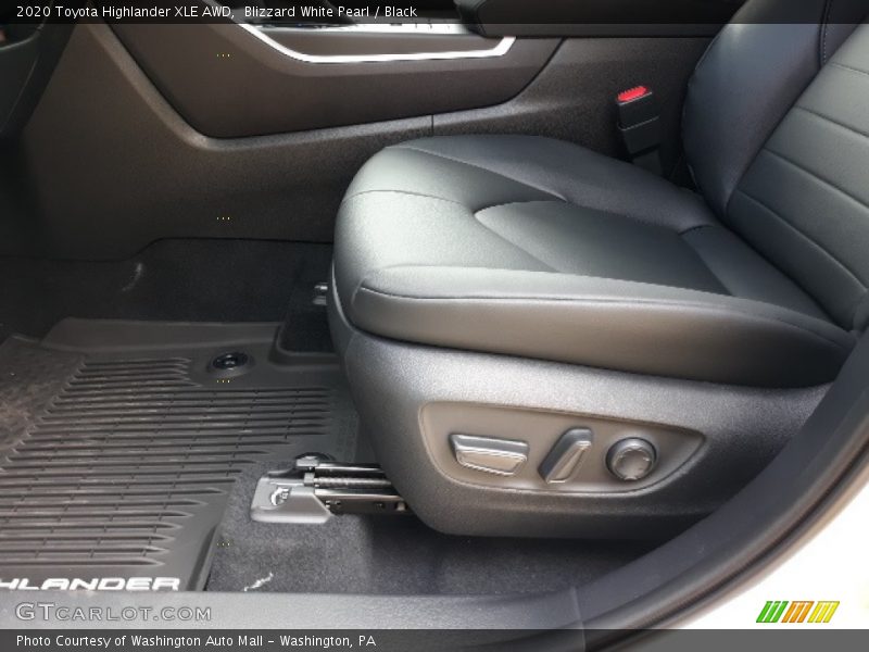 Blizzard White Pearl / Black 2020 Toyota Highlander XLE AWD
