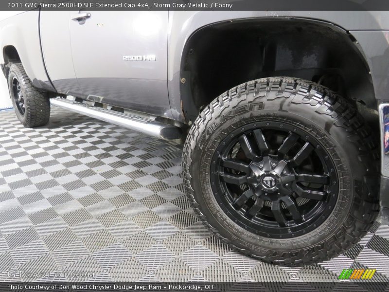 Custom Wheels of 2011 Sierra 2500HD SLE Extended Cab 4x4