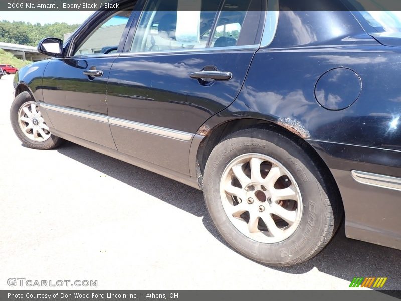 Ebony Black / Black 2006 Kia Amanti