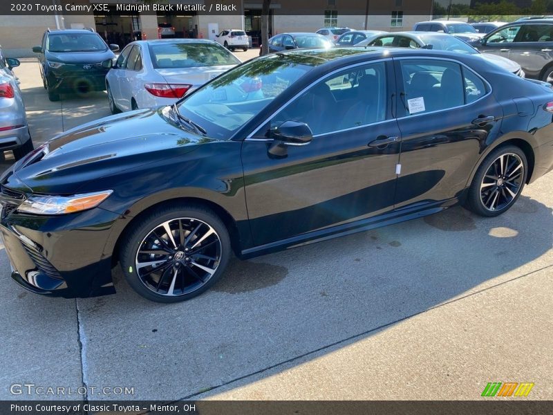 Midnight Black Metallic / Black 2020 Toyota Camry XSE