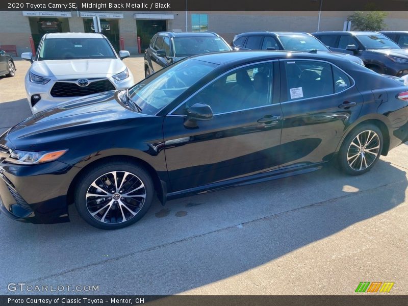 Midnight Black Metallic / Black 2020 Toyota Camry SE