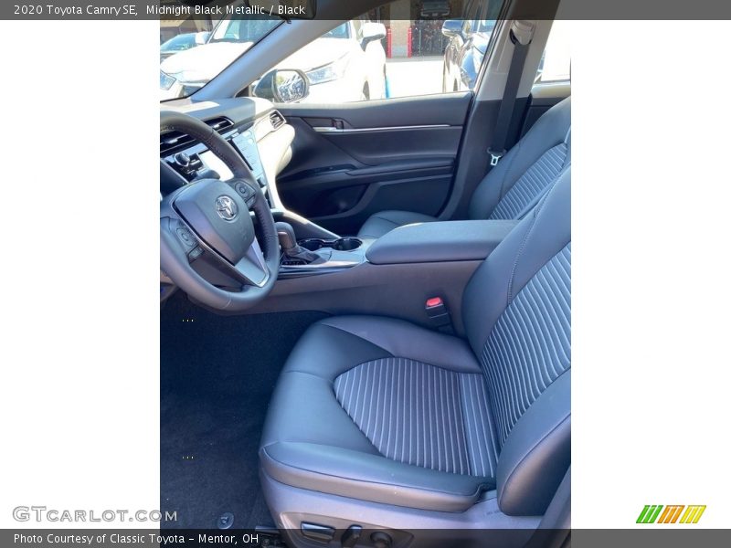 Midnight Black Metallic / Black 2020 Toyota Camry SE