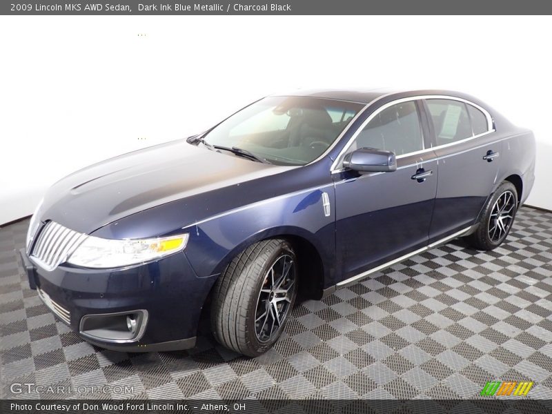 Front 3/4 View of 2009 MKS AWD Sedan