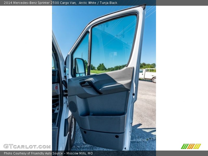 Arctic White / Tunja Black 2014 Mercedes-Benz Sprinter 2500 Cargo Van