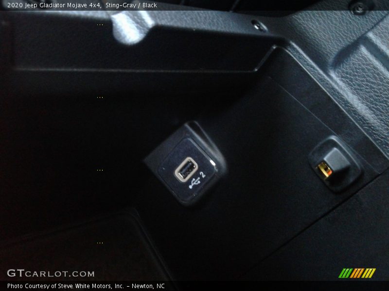 Sting-Gray / Black 2020 Jeep Gladiator Mojave 4x4
