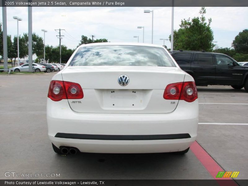 Campanella White / Pure Beige 2005 Volkswagen Jetta 2.5 Sedan