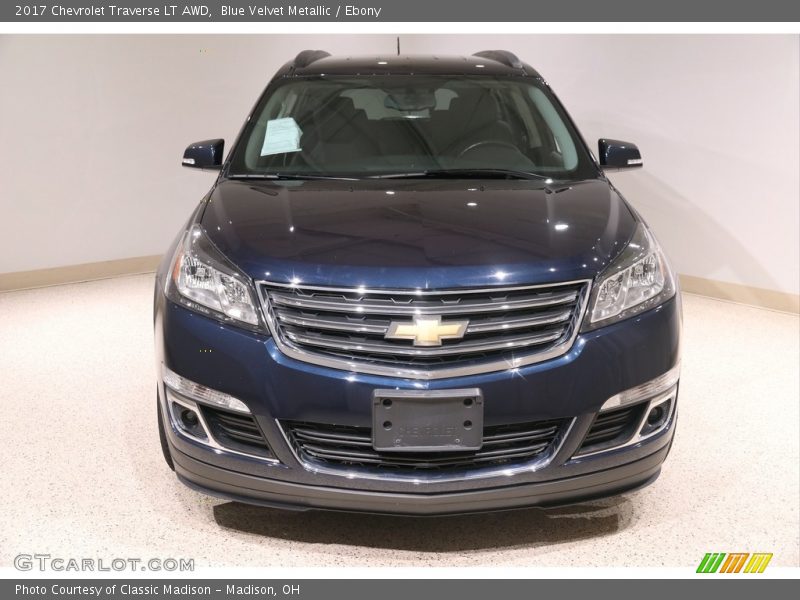 Blue Velvet Metallic / Ebony 2017 Chevrolet Traverse LT AWD