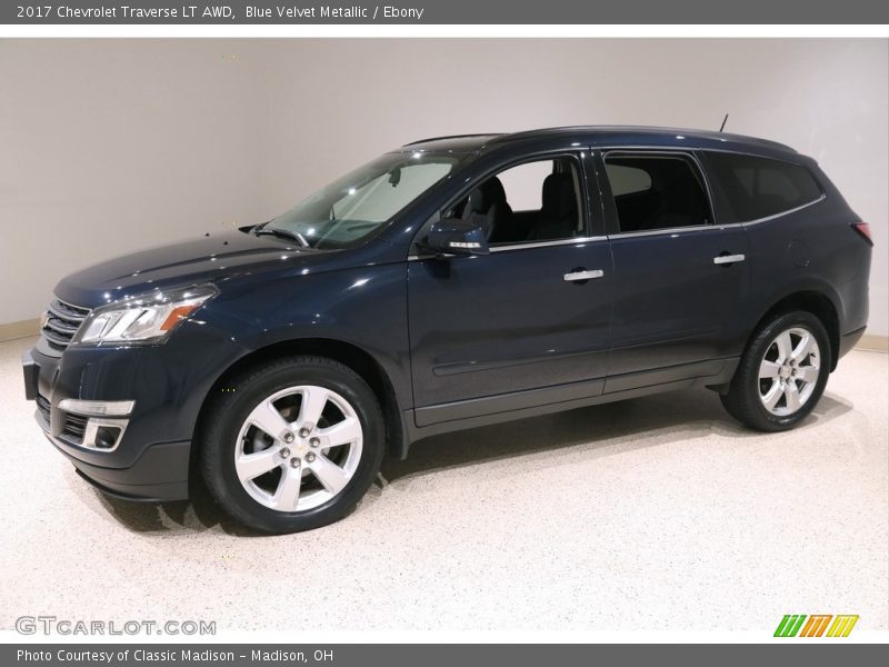 Blue Velvet Metallic / Ebony 2017 Chevrolet Traverse LT AWD