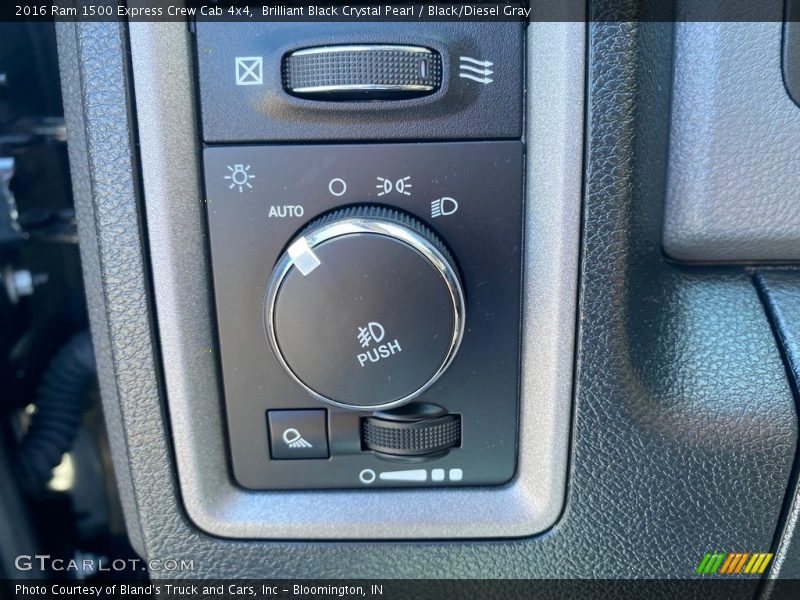 Controls of 2016 1500 Express Crew Cab 4x4