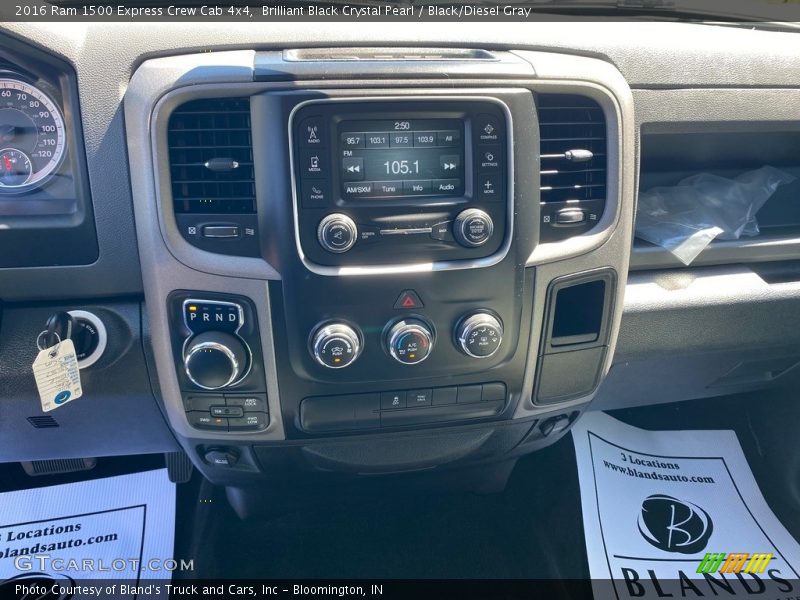 Controls of 2016 1500 Express Crew Cab 4x4
