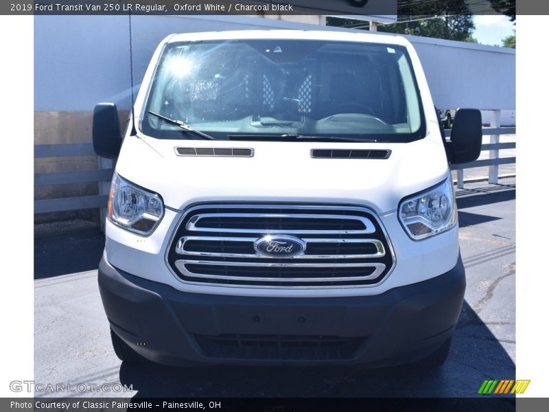 Oxford White / Charcoal black 2019 Ford Transit Van 250 LR Regular