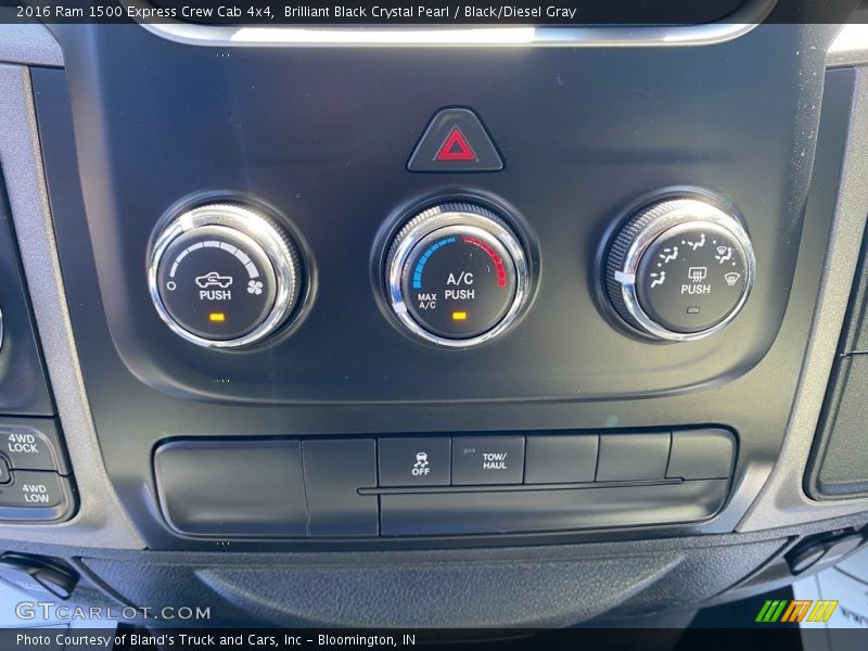 Controls of 2016 1500 Express Crew Cab 4x4