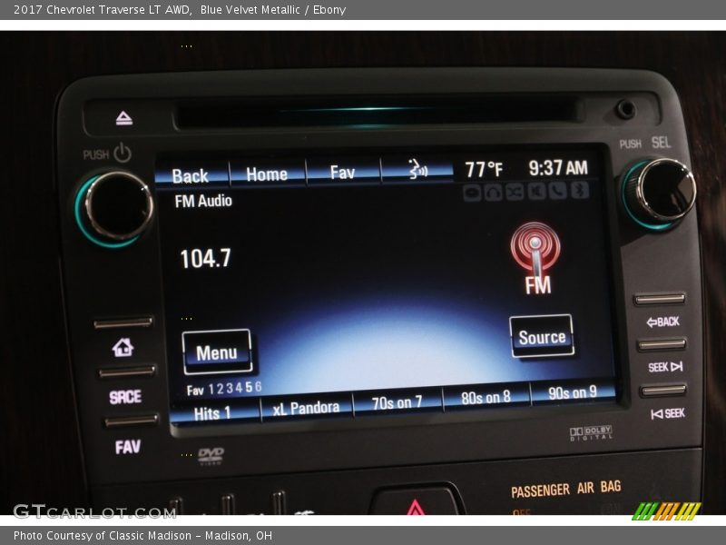 Blue Velvet Metallic / Ebony 2017 Chevrolet Traverse LT AWD