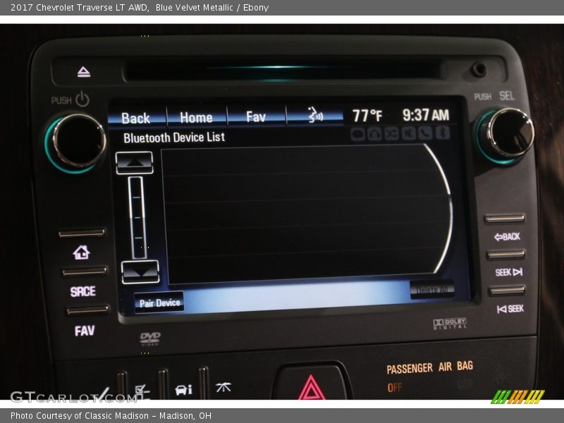 Blue Velvet Metallic / Ebony 2017 Chevrolet Traverse LT AWD