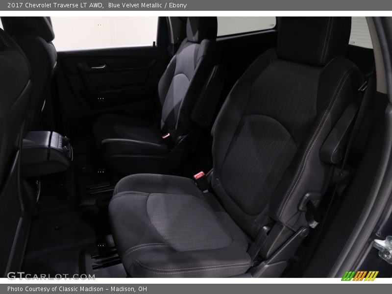 Blue Velvet Metallic / Ebony 2017 Chevrolet Traverse LT AWD