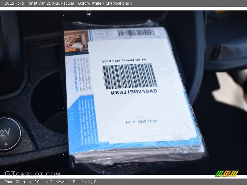 Oxford White / Charcoal black 2019 Ford Transit Van 250 LR Regular