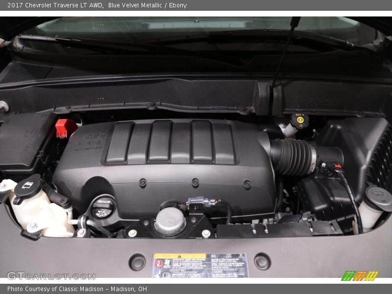 Blue Velvet Metallic / Ebony 2017 Chevrolet Traverse LT AWD