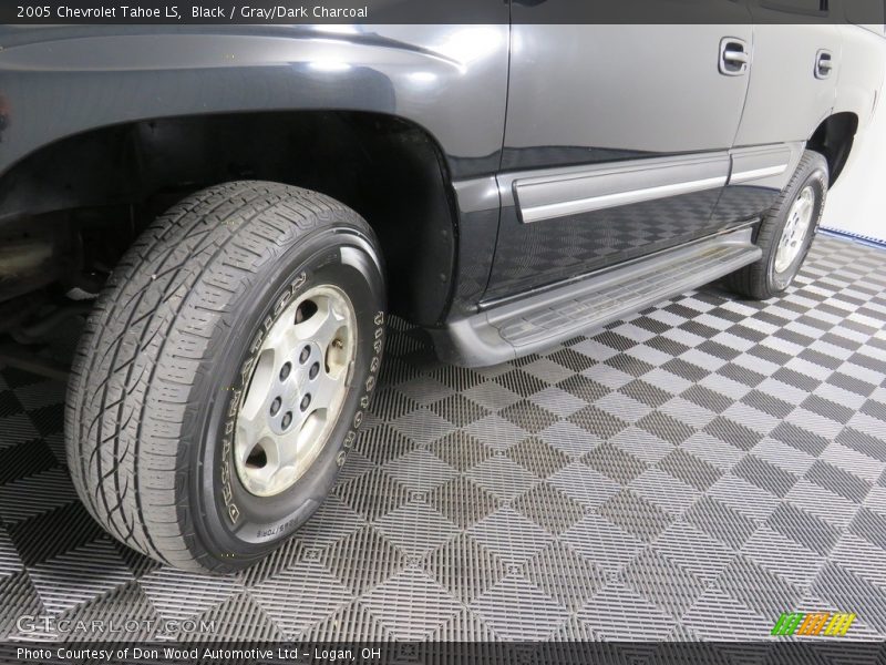 Black / Gray/Dark Charcoal 2005 Chevrolet Tahoe LS