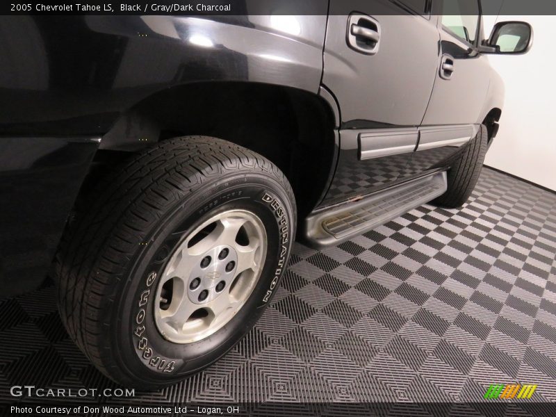 Black / Gray/Dark Charcoal 2005 Chevrolet Tahoe LS